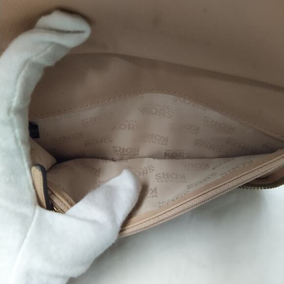 Michael Kors Beige Leather Zip Around Credit Card ID Window Wallet - Picture 11 of 12